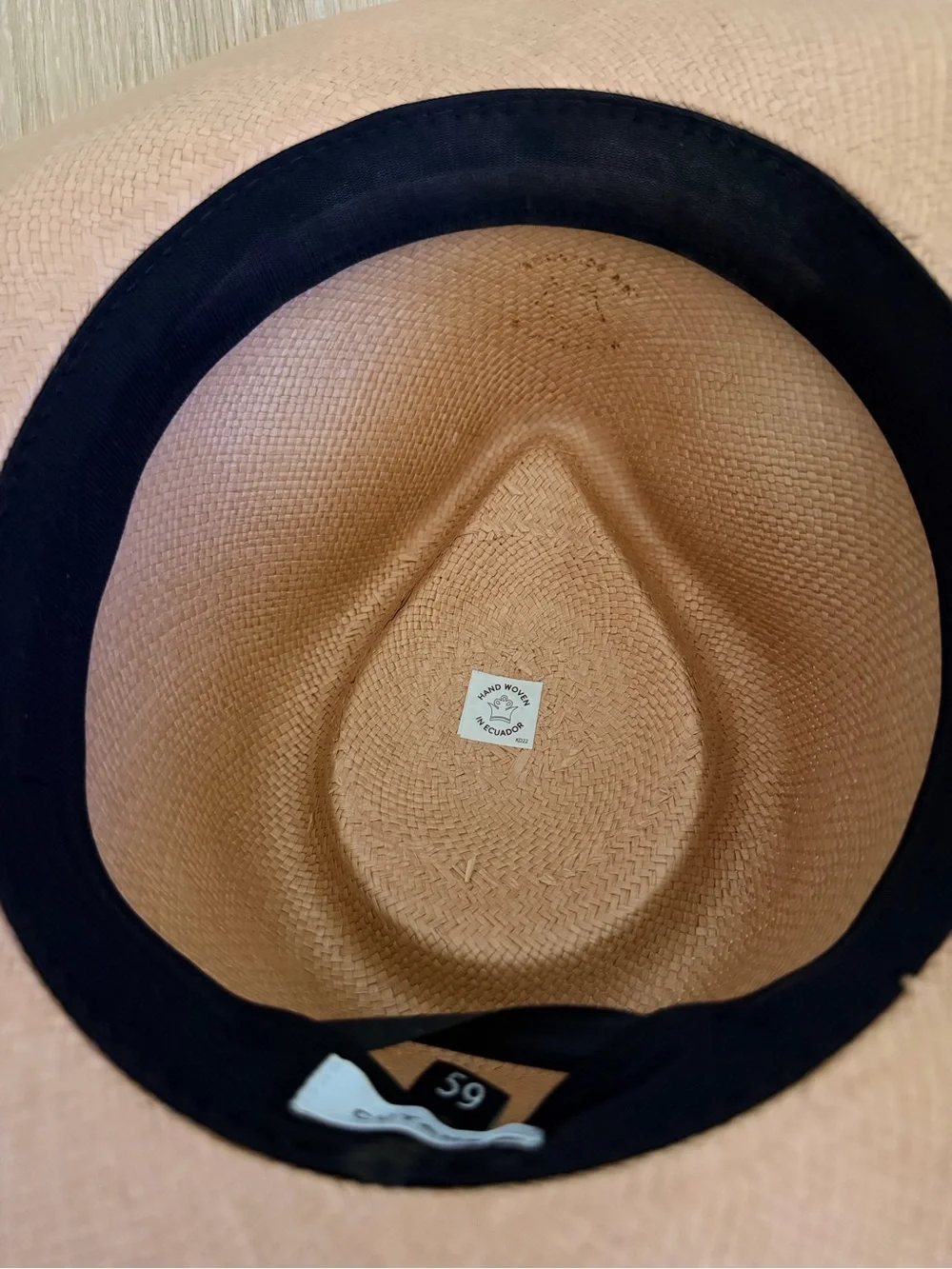 Cuyana size 59